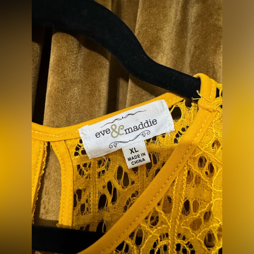 Lace yellow blouse - Picture 3 of 3